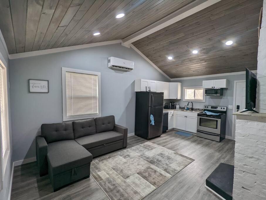 Summerlee Suite - Beautiful Remodeled Farmhouse Oak Hill Kültér fotó